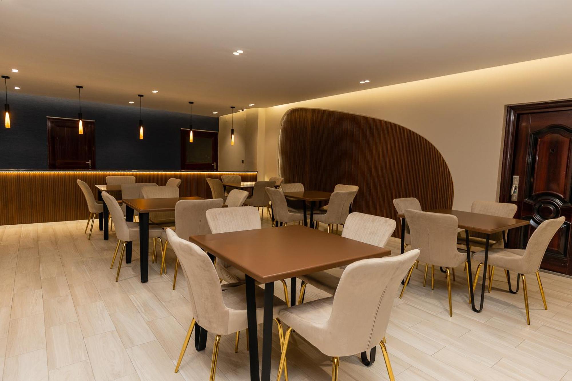 Perola Hotel Мапуто Екстериор снимка
