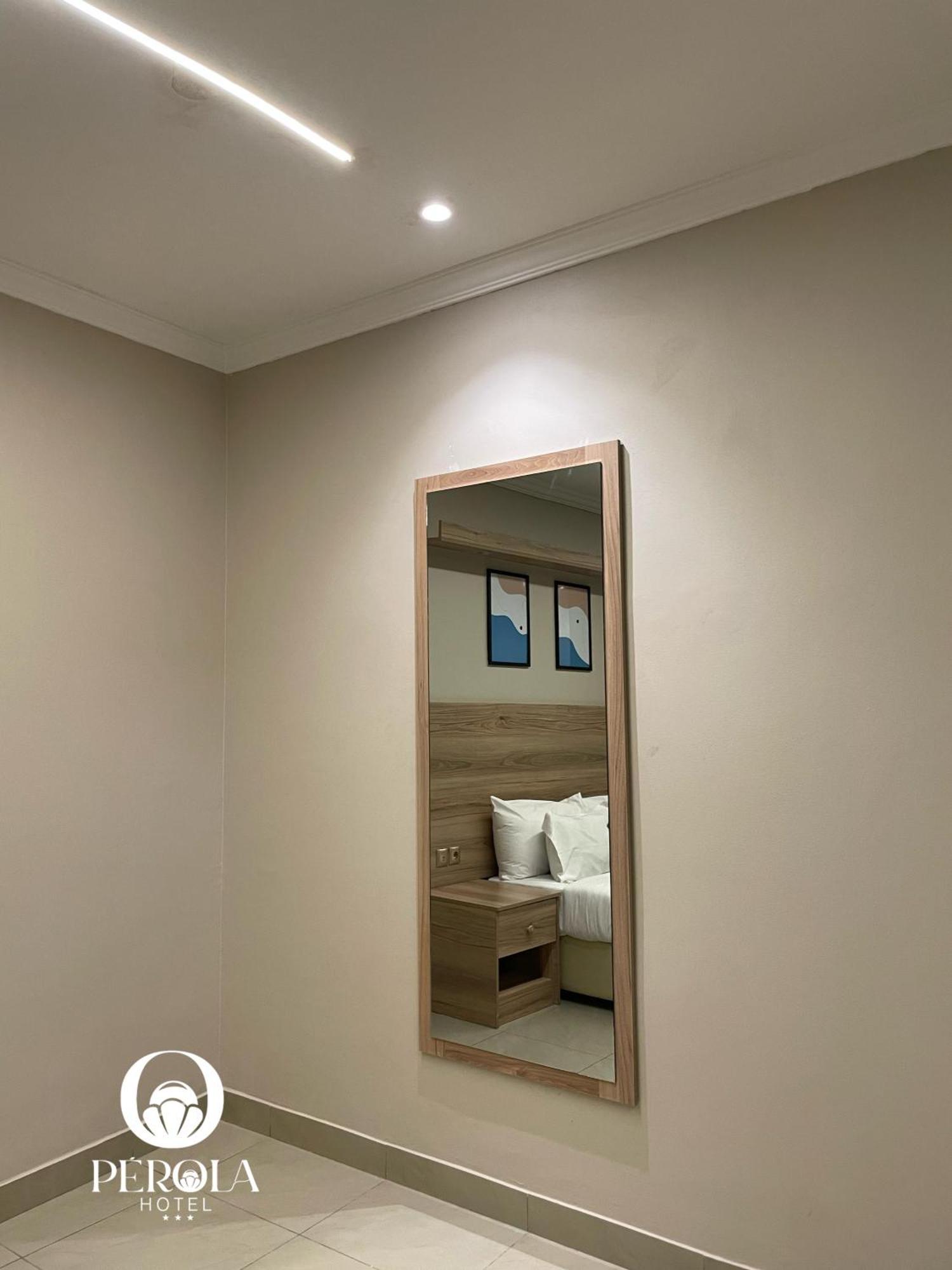 Perola Hotel Мапуто Екстериор снимка